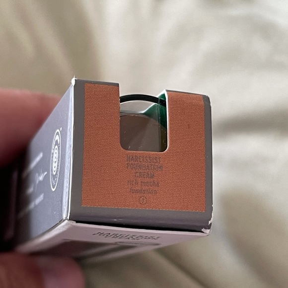 Well People Narcissist Foundation Cream Rich Mocha - Picture 5 of 8